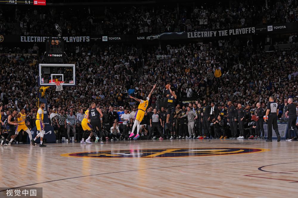 尤其是范弗 尤其是范弗