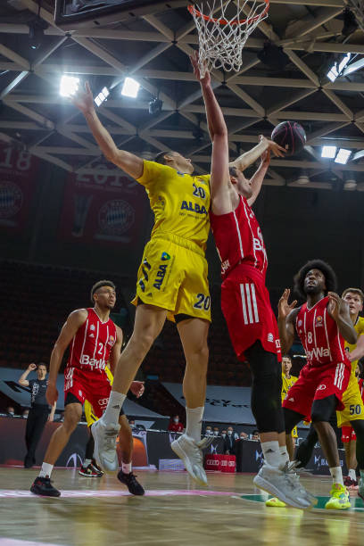 力为球队拉 力为球队拉